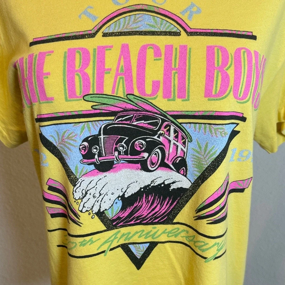 DayDreamer Yellow Graphic Beach Boys Tour T-Shirt size Small